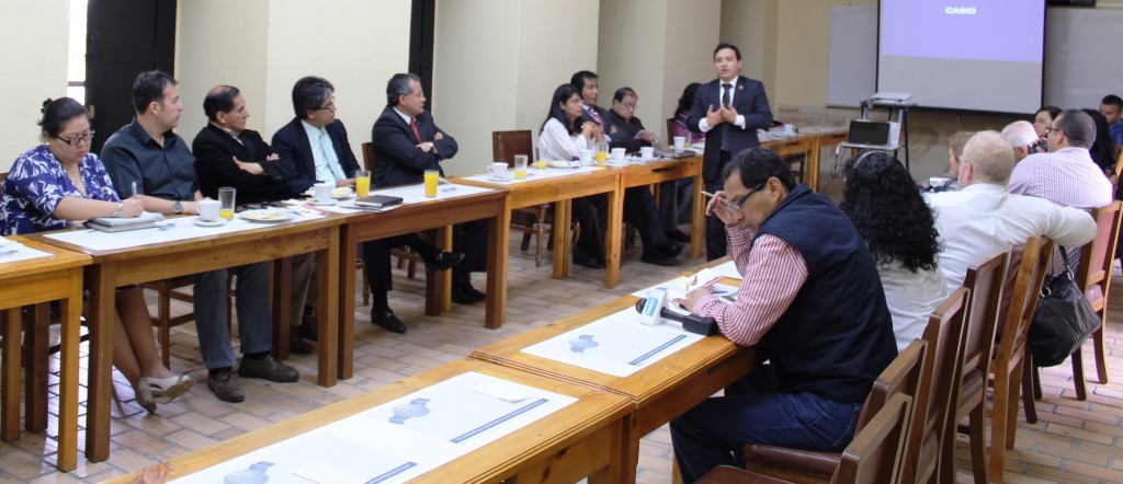 Con los representantes de los medios de comunicación de Popayán, los directivos de  Unicauca iniciaron la socialización del Plan de Desarrollo Institucional.  Foto cortesía Unicauca