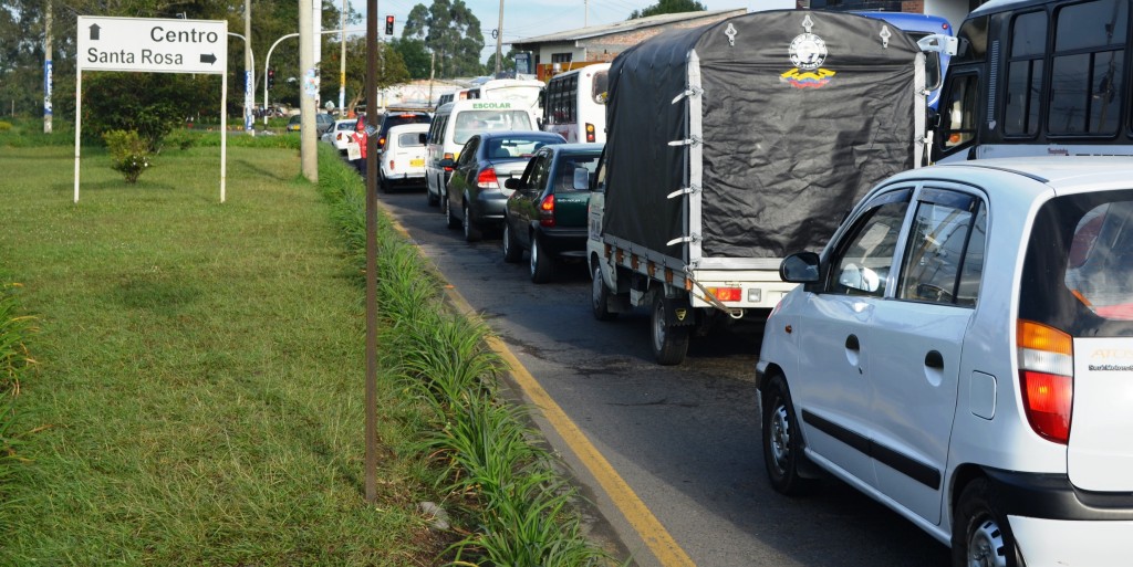 Alrededor 30.000 automotores, entre vehículos y motocicletas con placas de otros lugares circulan en la ciudad.