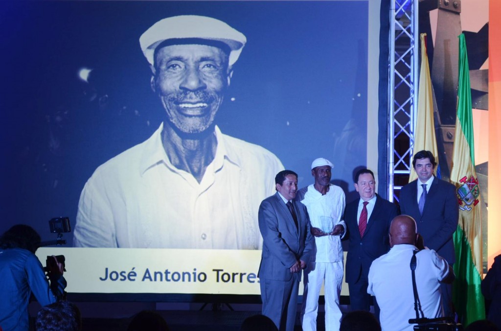 José Antonio Torres, el maestro ‘Gualajo’, un digno representante de la afrocolombianidad, que consagró su vida a la interpretación de instrumentos típicos del Litoral Pacífico, y quien reconoce a la marimba como su permanente compañera.