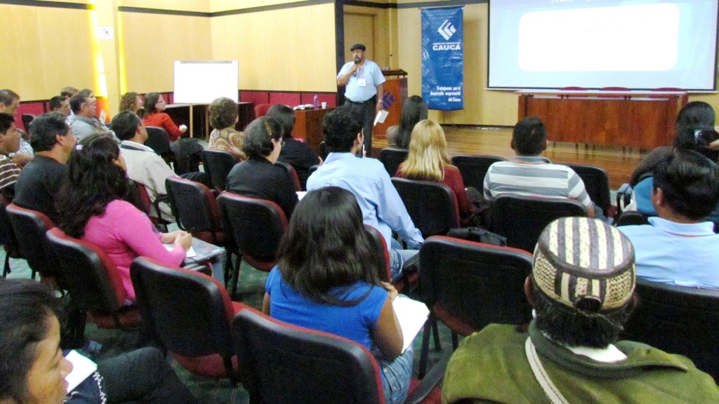 Carlos Mazabuel, durante la exposición sobre Confique.