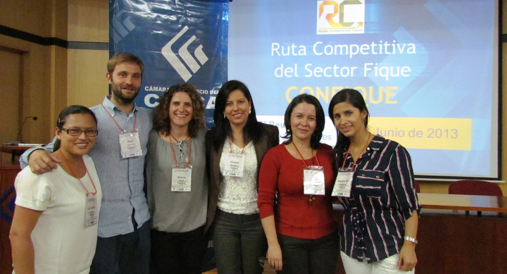 Reunión de socialización de la Ruta de Competitividad del sector Fique, Confique, en la Cámara de Comercio. Aparecen de  Izquierda a Derecha, Luz Stella Ramírez, Raúl Sánchez, Gloria Ferrer, Oriana Mendoza, Eliana Londoño y Ángela Rodríguez