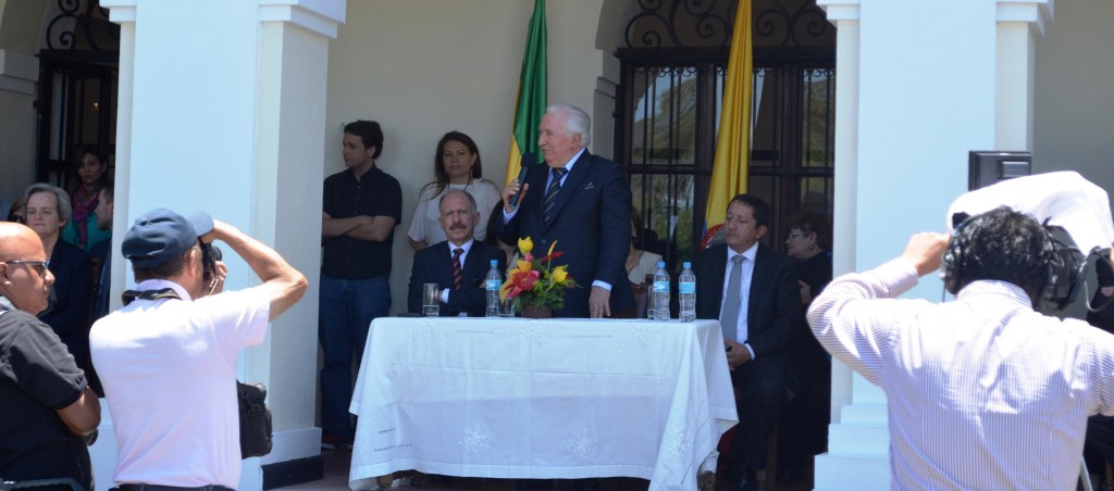 El expresidente Belisario Betancur, fué invitado especial al homenaje rendido a Josefina Valencia de Hubach