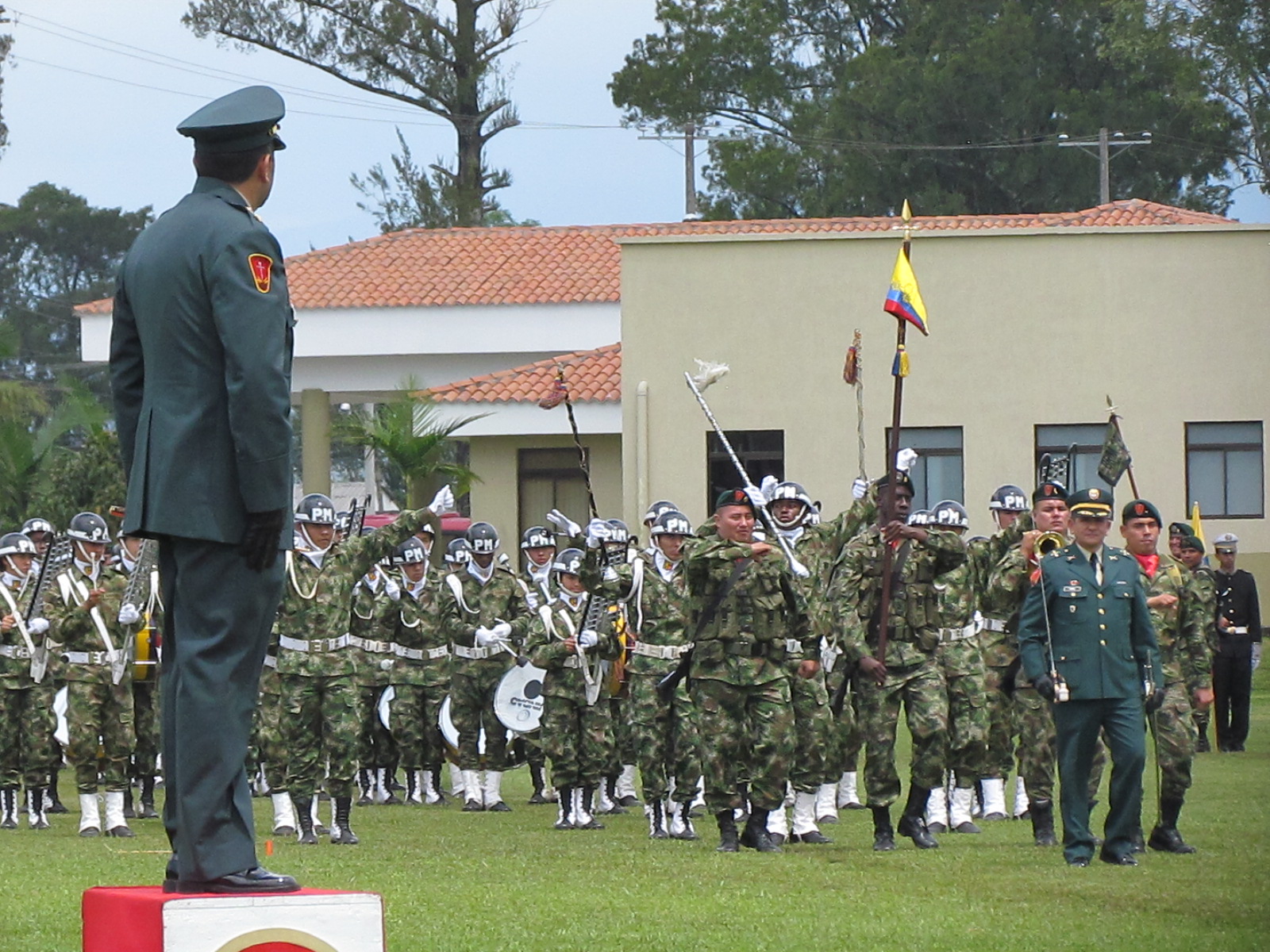 En el Cantón Militar de Popayán, el brigadier general Jorge Humberto Jerez, le entregó el mando de la Fuerza de Tarea Apolo, en el norte del Cauca, al coronel Wilson Danilo Cabra.