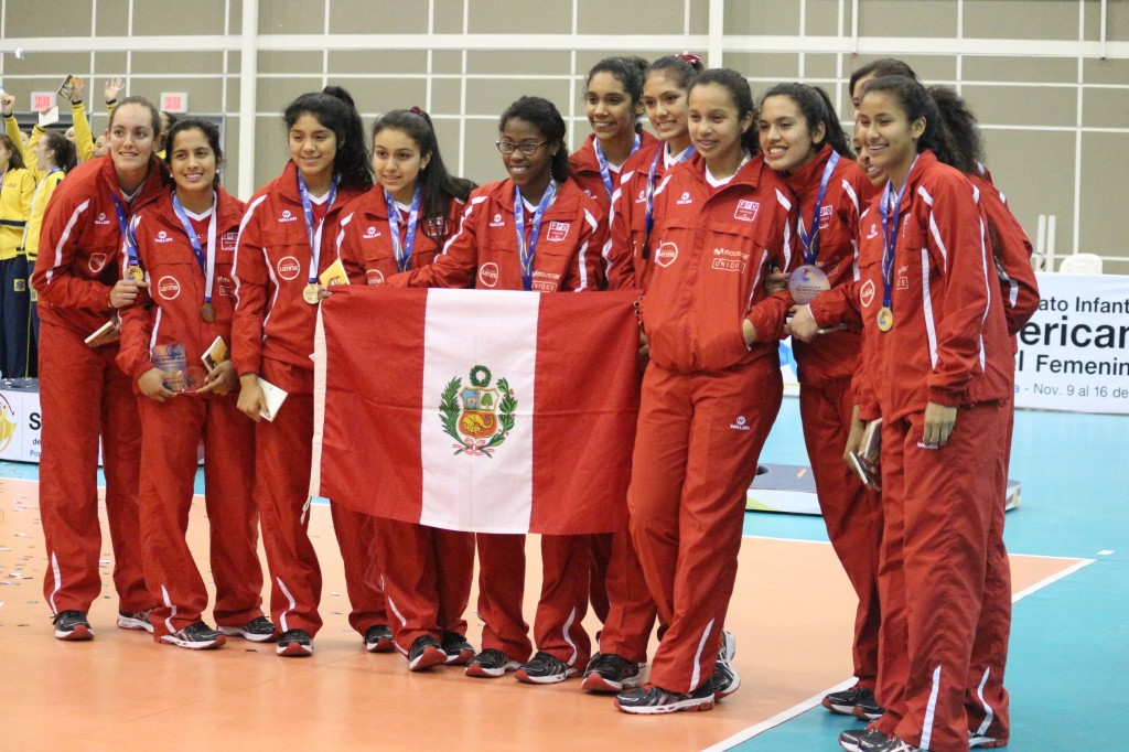 Las peruanas con el tercer lugar 