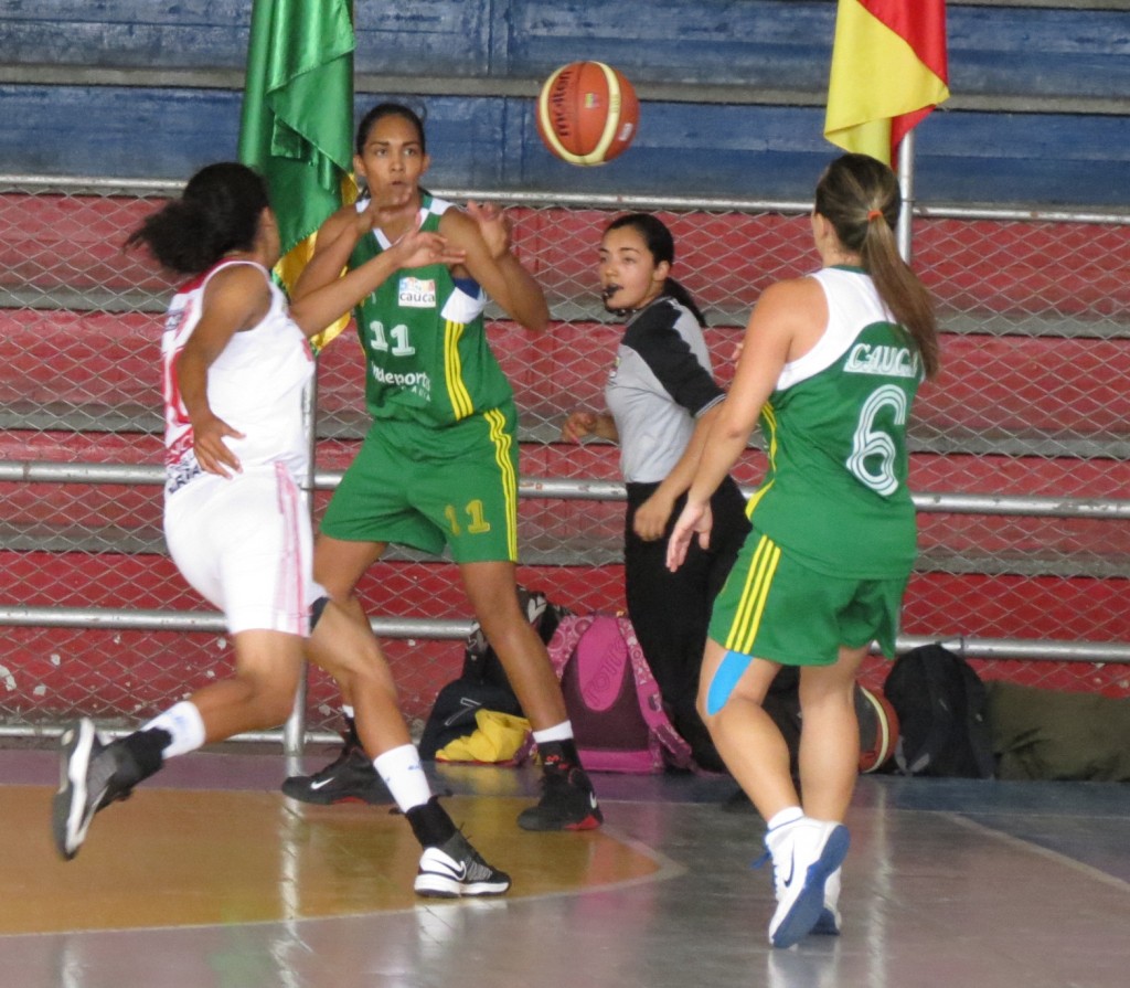 En emocionante partido, el quinteto del Cauca logró superar al representativo del Valle 61/58 y se adjudicó el título de la I Copa Profesional de Baloncesto Femenino.