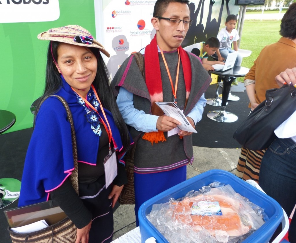 Sandra Patricia Calambás, indígena guambiana, representa a la Asociación de Productores y Comercializadores de Productos Agrícolas y Pesqueros (Aprocopap), con sede en Silvia, Cauca.