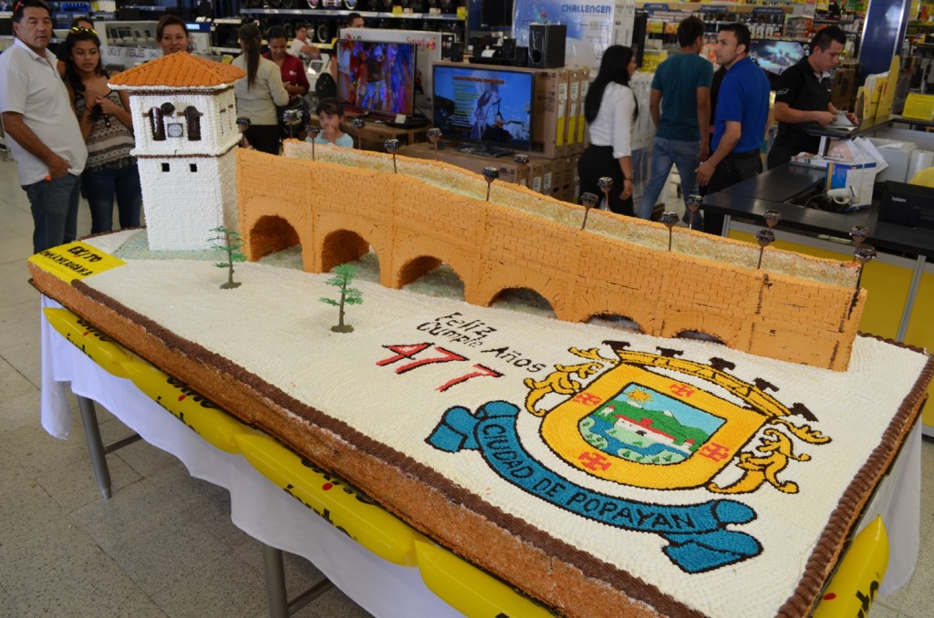 Torta con motivo del cumpleaños de Popayán