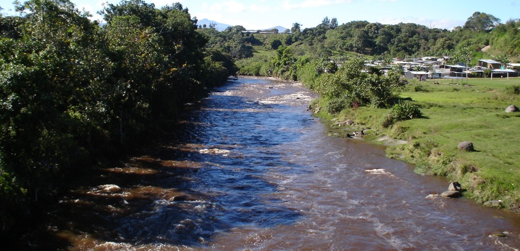 El próximo 22 de marzo se celebra el Día Mundial del Agua. Río Cauca, a su paso por Popayán.