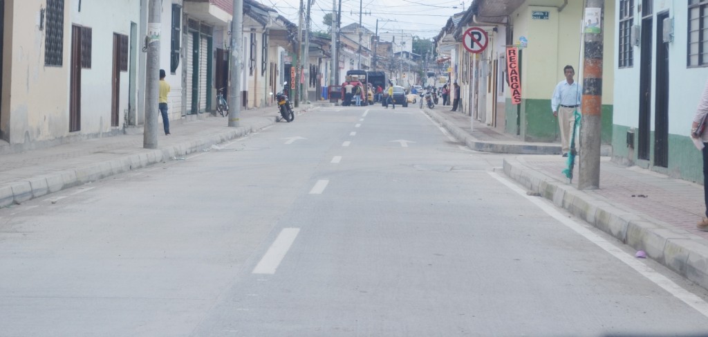 carrera 3 con calle 9, vía terminada y señalizada, contratista Agremezclas S.A.S.