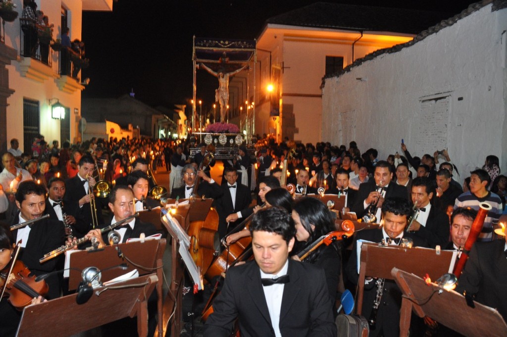 No hay referencia exacta de la introducción de la Orquesta de Cámara en las procesiones de Popayán, pero se cree que fue a comienzos del siglo XX.