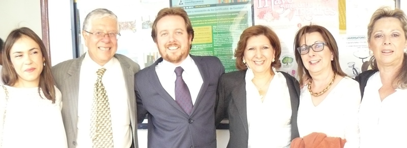 De izquierda a derecha María Virginia Turbay Varona, Alfredo Constaín Aragón, Juan Esteban Constaín Croce, Aura Isabel Olano, Gloria Croce y Martha Mercedes Castrillón.