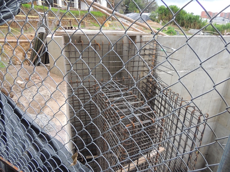 La perspectiva de la imagen muestra la cercanía de las bases a la propiedad de la familia Velasco Castrillón. Foto: Periódico La Campana.