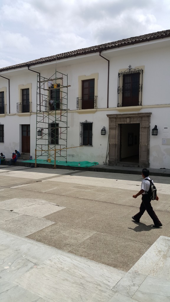 Cada año, en vísperas de la Semana Santa, Popayán, la Ciudad Blanca de Colombia, se engalana para su máxima celebración.  