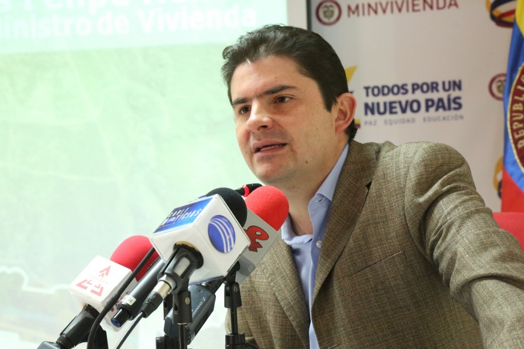 Ministro de Vivienda, Ciudad y Territorio, Luis Felipe Henao Cardona.