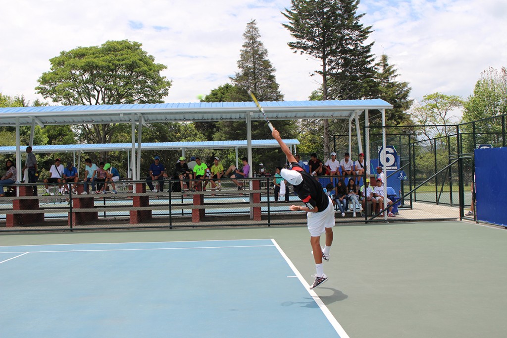 Cancha de tenis de la Unidad Deportiva La Villa de Comfacauca.