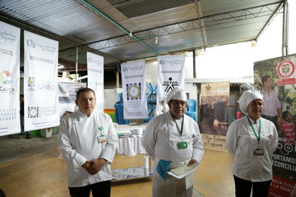 Chefs del Sena, en el Taller Satélite dictado en la vereda de Puelenje, de Popayán.