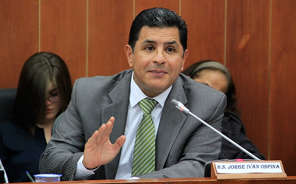 Jorge Iván Ospina, senador ponente del proyecto de Ley que busca que a los pensionados se les disminuya el pago a salud.