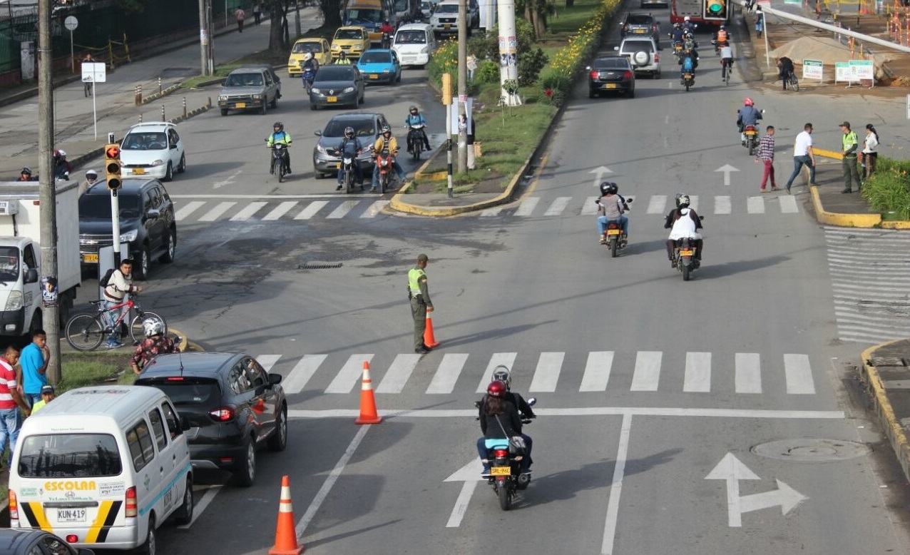 Para este sector de Campanario, calle 25 N, se estudia optimizar los ciclos y fases semafóricas para lograr un tráfico fluido.