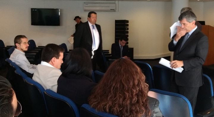 Reunión en Bogotá, de voceros de organizaciones movilizadas, con el Alto Consejero para el Posconflicto, Rafael Pardo.