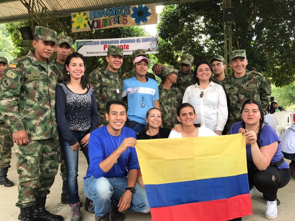 Campesinos, empresarios, Ejército, excombatientes y líderes comunitarios trabajando en conjunto, se comprometieron a ser agentes de cambio.