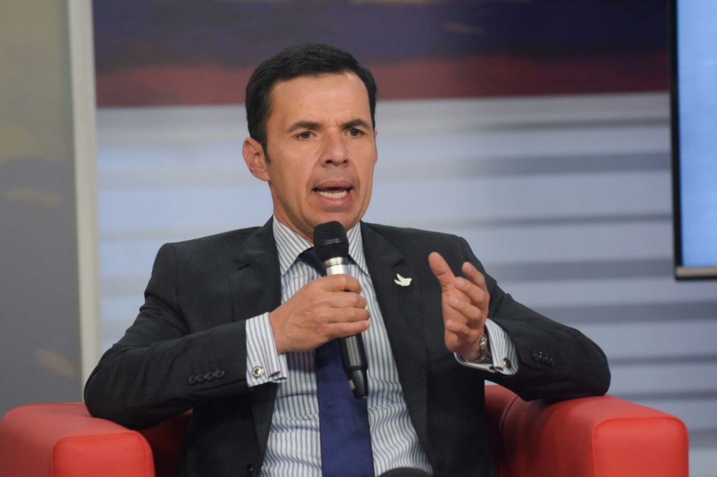 Al ministro del Interior (en foto) y al gobernador indígena del resguardo de Kokonuco, Tribunal Administrativo del Cauca sancionó con arresto y multa.