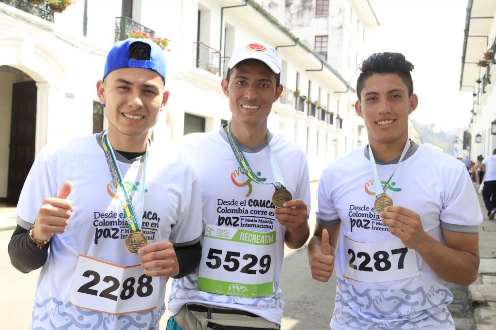 Los jóvenes disfrutaron la fiesta deportiva y a Popayán, que se lució con un soleado día. 