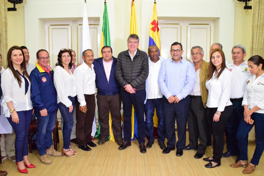 Foto 2 con Ministro de Hacienda